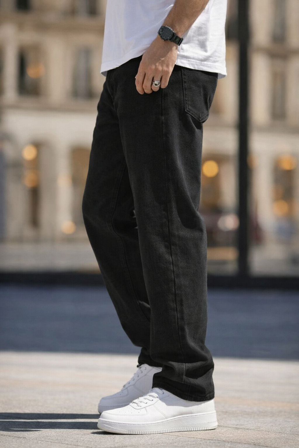 Men Relaxed Fit High-Rise Stretchable Black Jeans